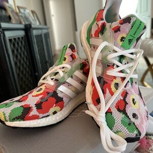 COPY - Brand new Ultraboost 5.0 Marimeko size 9